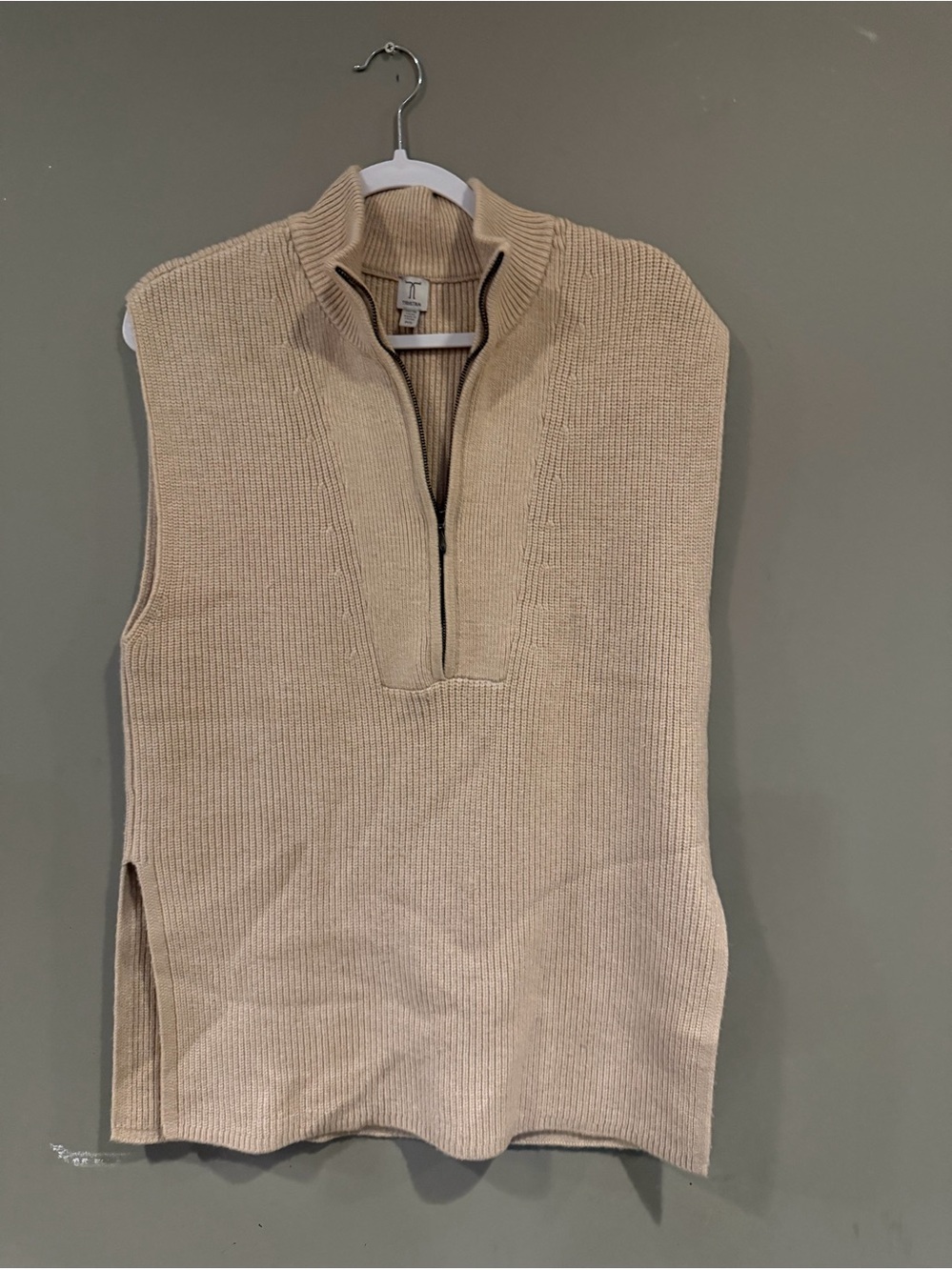 Tristan Beige Ribbed Zip-Up Sweater Vest PTP 20”